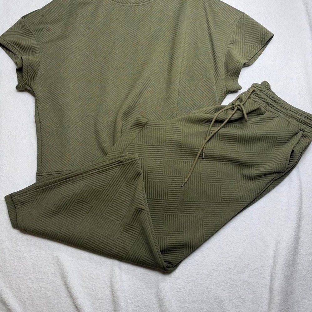 Olive green set with diagonal ribbed texture